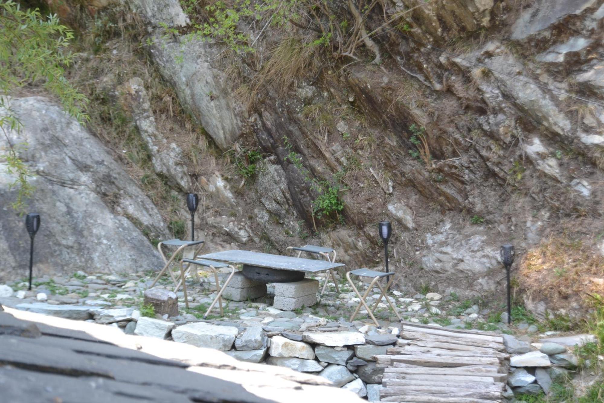 Moksha By The River,Jibhi Exterior foto